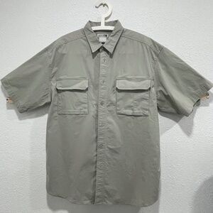R.E.I. Short Sleeve Shirt Light Gray Large Back Vents T2 Front/Pen Pockets